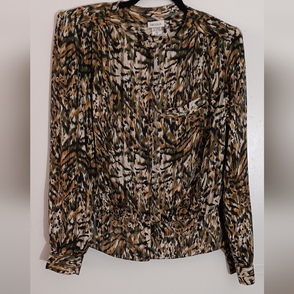 NICOLA Tops - Nicola Beautiful Vintage Leopard Print Button Front Blouse Size 12